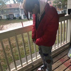 Meet your Posher, Max